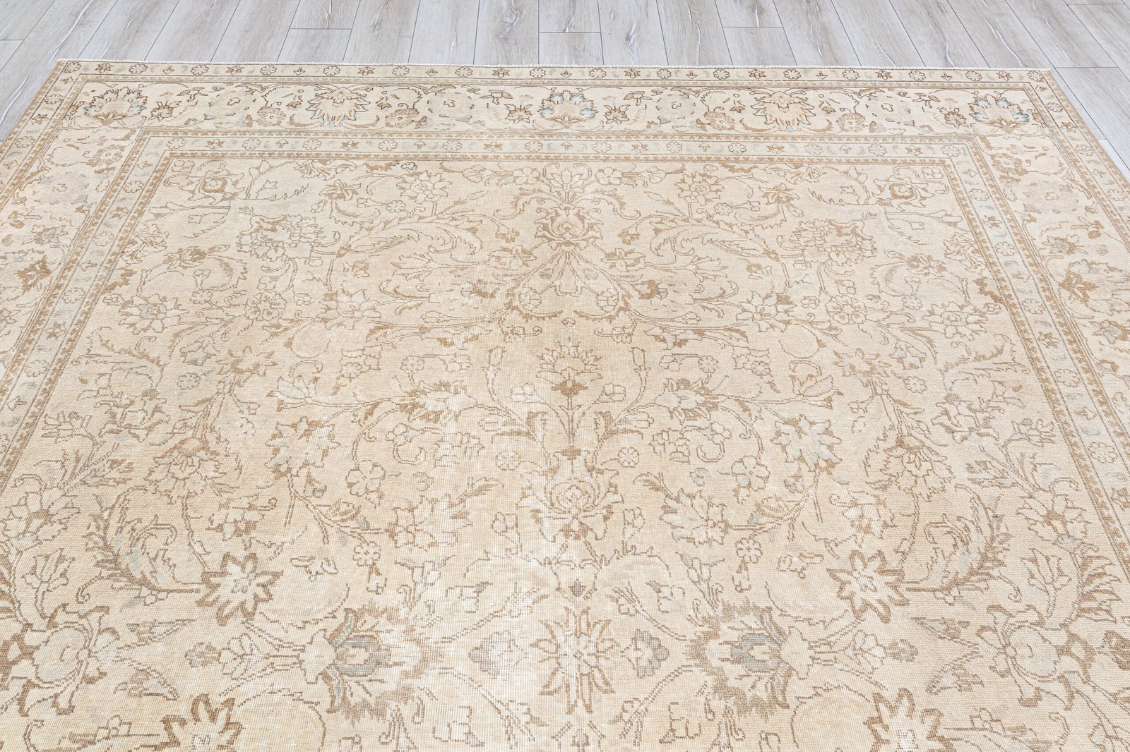 Oversized Persian Rug 10x12 Vintage rug for living room, Entry, Extra Large Carpet, Neutral Floral Rug, 9.7x12.2 feet - detail view 14