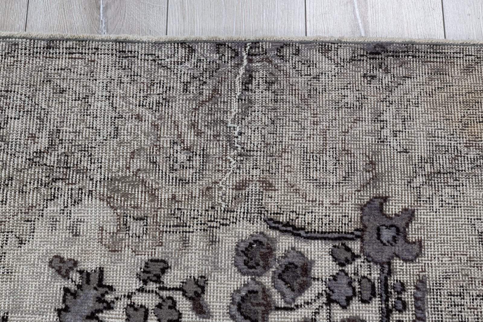 Handmade Vintage Oushak Rug, Turkish Rug Grey, Tribal Hand Knotted Carpet - detail view 14