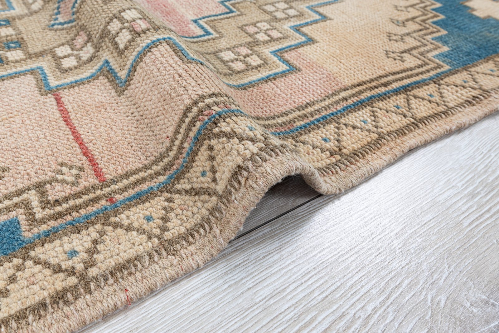 Hand Knotted Turkish Wool Rug: 2.1x3.5 ft, Faded Boho Bathmat - detail view 15