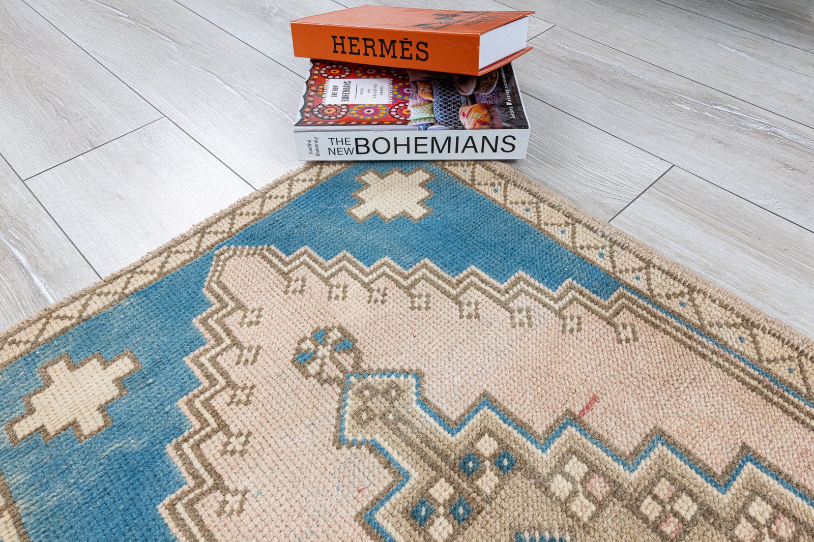 Hand Knotted Turkish Wool Rug: 2.1x3.5 ft, Faded Boho Bathmat - detail view 16