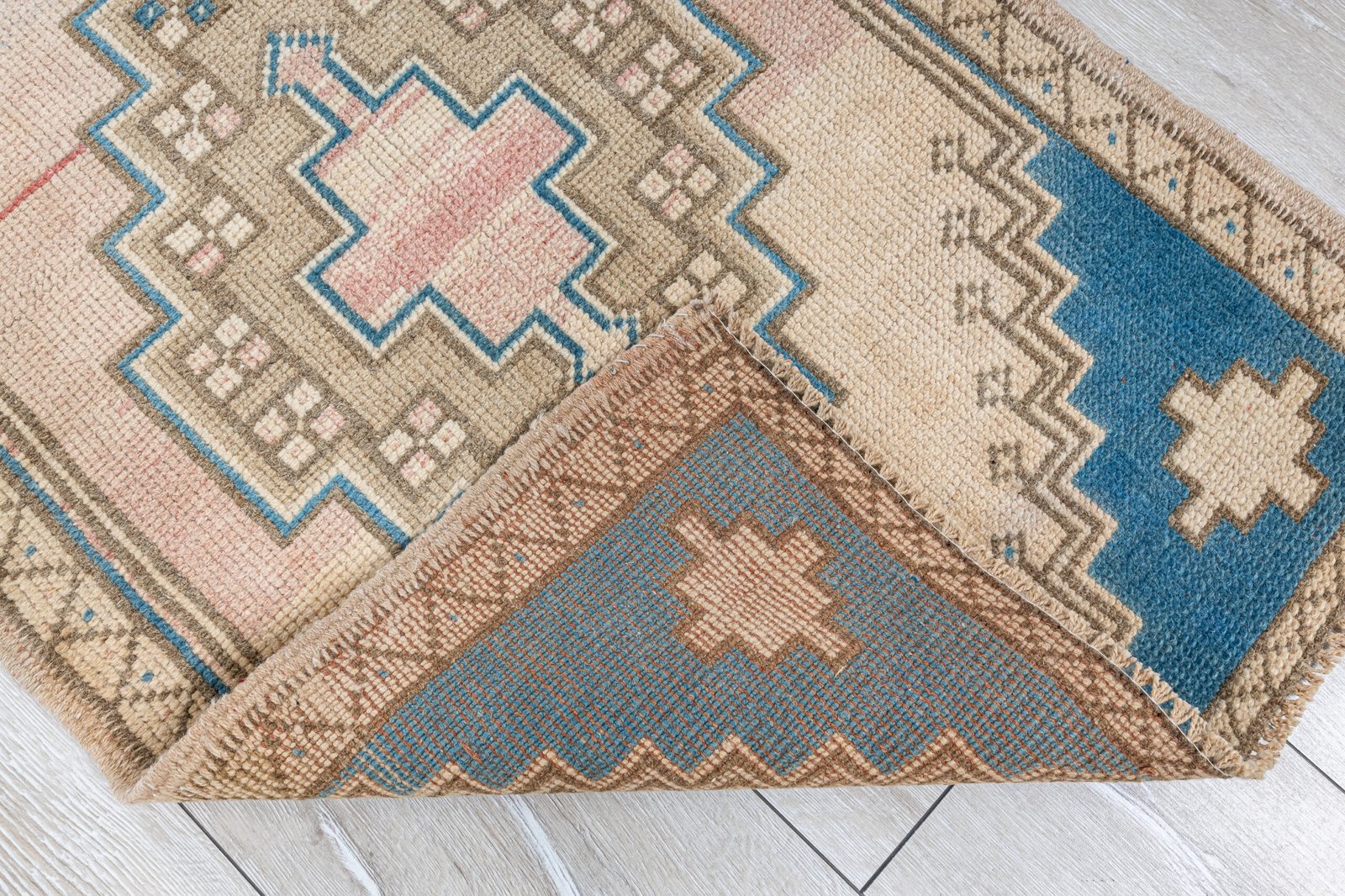Hand Knotted Turkish Wool Rug: 2.1x3.5 ft, Faded Boho Bathmat - detail view 11