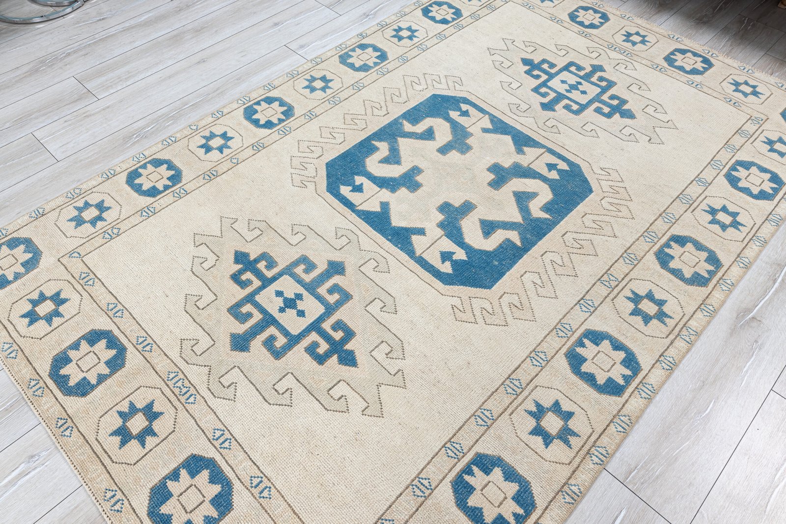 Vintage Area Rug 5x8 Muted Geometric Carpet, Soft Wool Unusual Rug, 5.2x8.1 feet Anatolian Decorative Handmade Rug - detail view 3