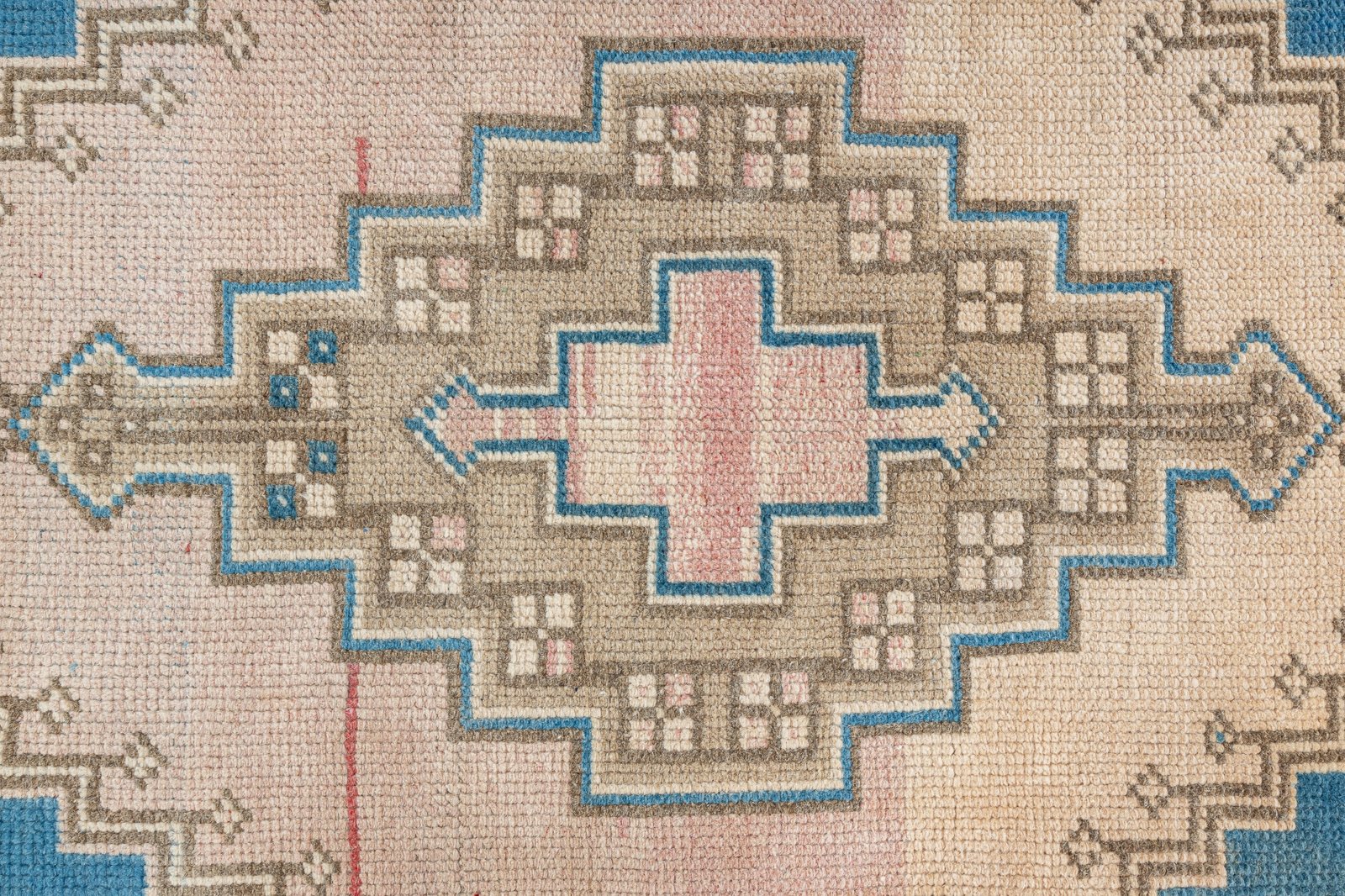 Hand Knotted Turkish Wool Rug: 2.1x3.5 ft, Faded Boho Bathmat - detail view 6