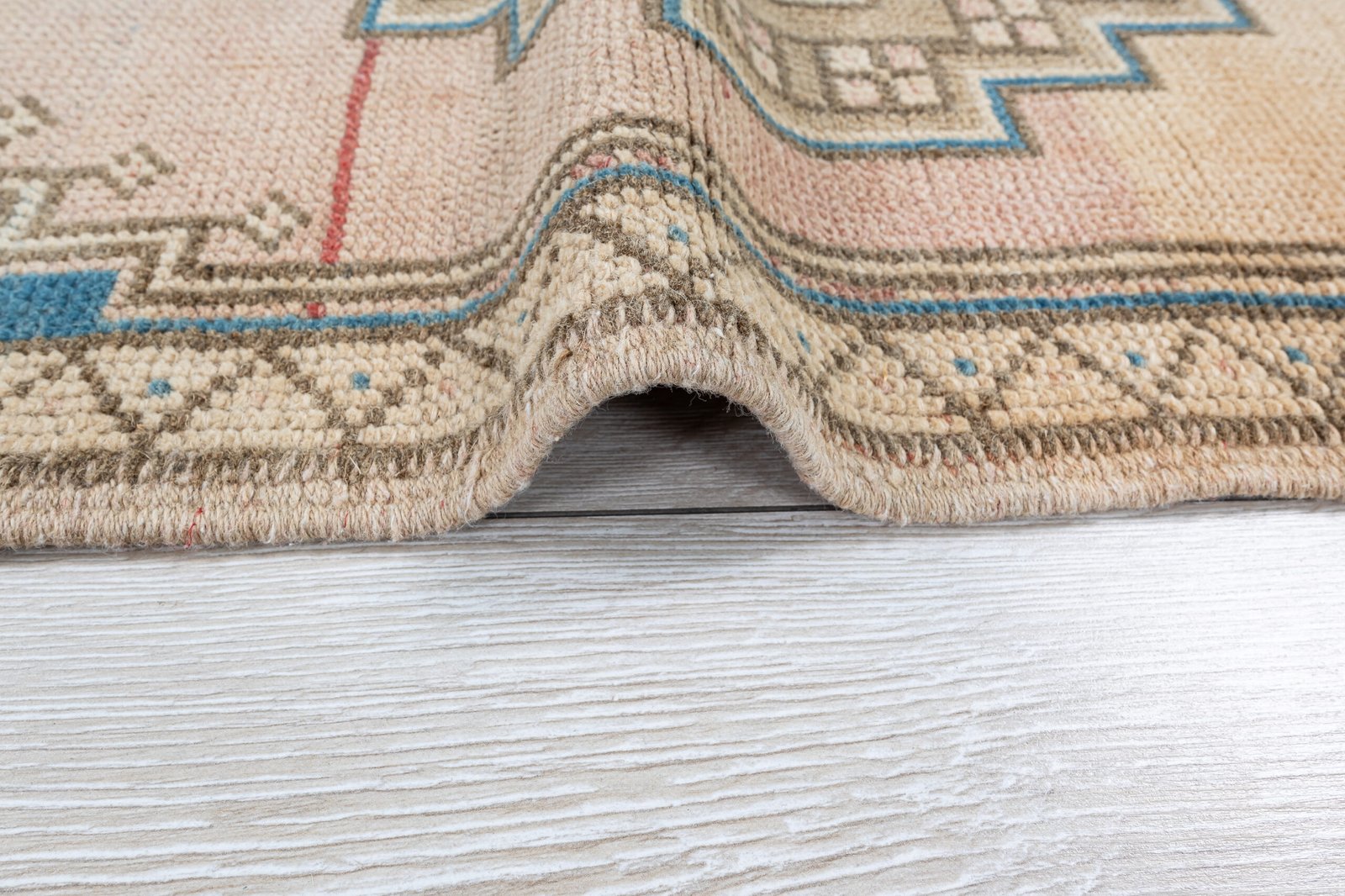 Hand Knotted Turkish Wool Rug: 2.1x3.5 ft, Faded Boho Bathmat - detail view 8