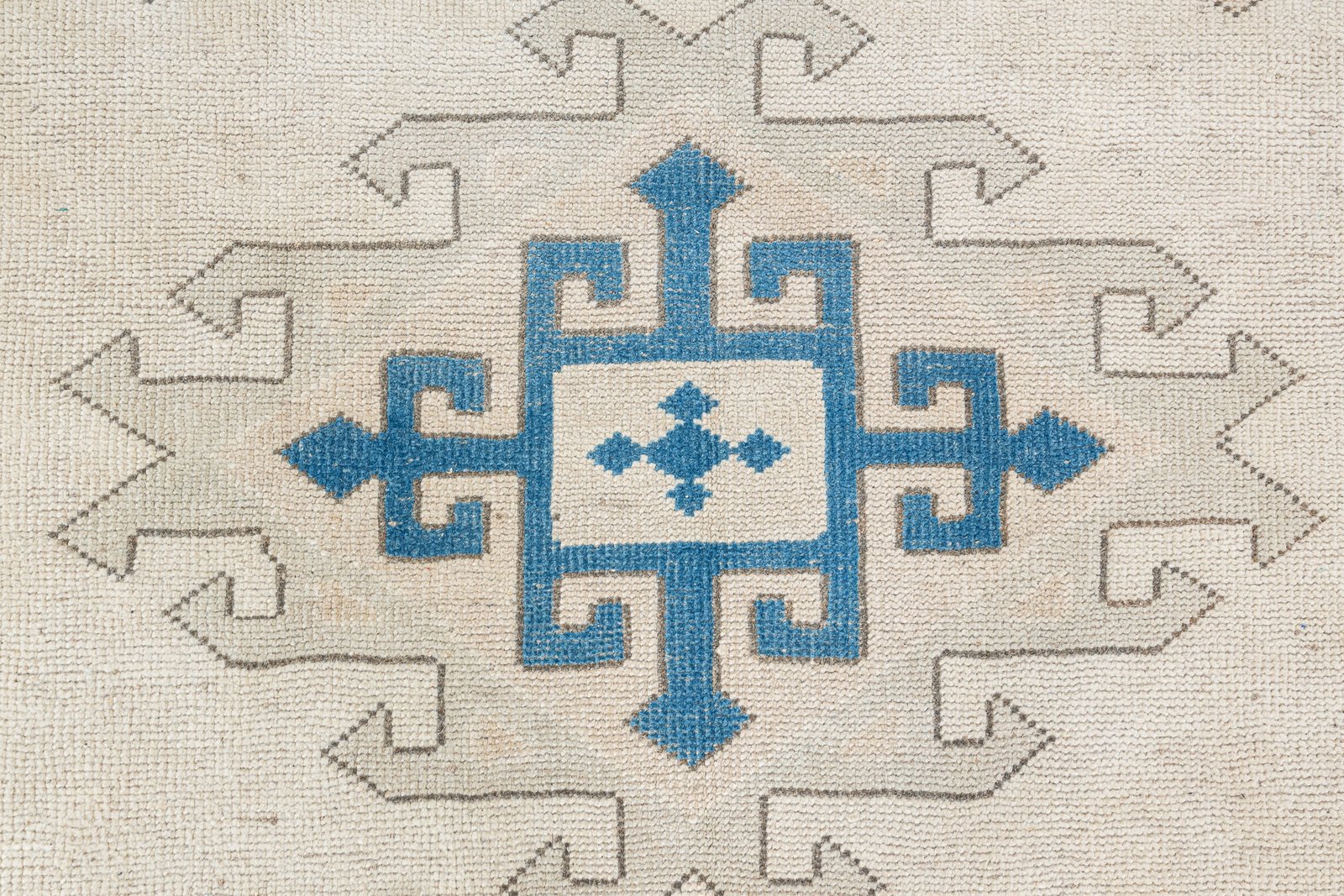 Vintage Area Rug 5x8 Muted Geometric Carpet, Soft Wool Unusual Rug, 5.2x8.1 feet Anatolian Decorative Handmade Rug - detail view 8