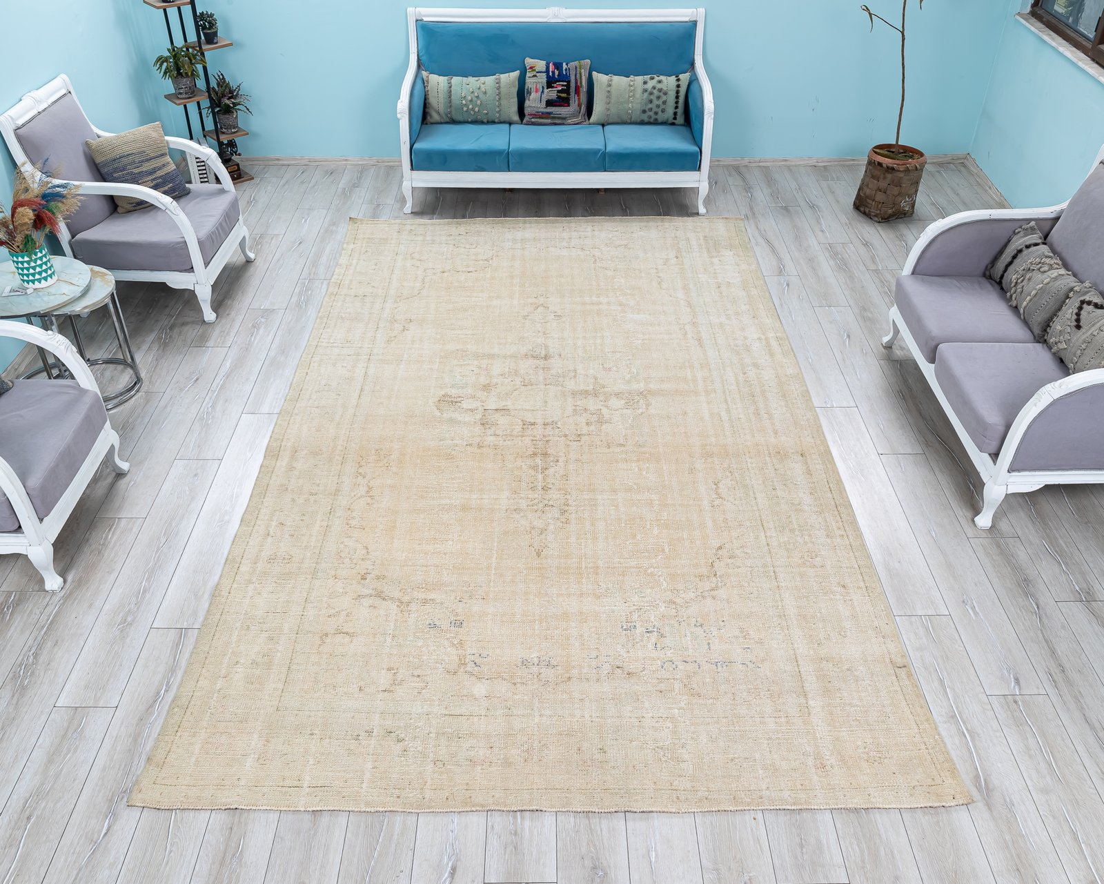 Muted Vintage Oversized Rug, Neutral Beige Medallion Pattern Turkish Carpet - detail view 19