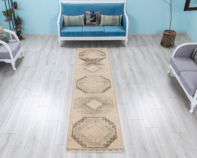 Vintage Turkish Runner Rug, Beige Faded Geometric Carpet, Neutral Boho Decor, 2.6x11 ft - detail view 17
